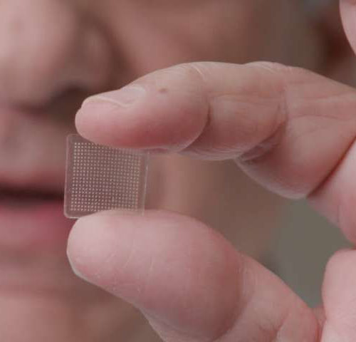 Researchers develop new microneedle array combination vaccine delivery system