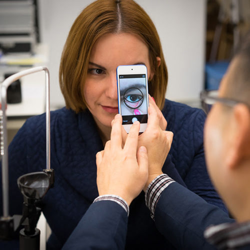 Smartphone Measures Hemoglobin Levels in Photos of Eyelids