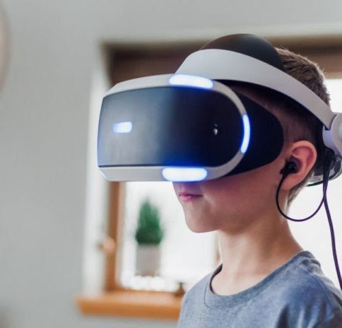 Virtual Reality distracts kids from pain