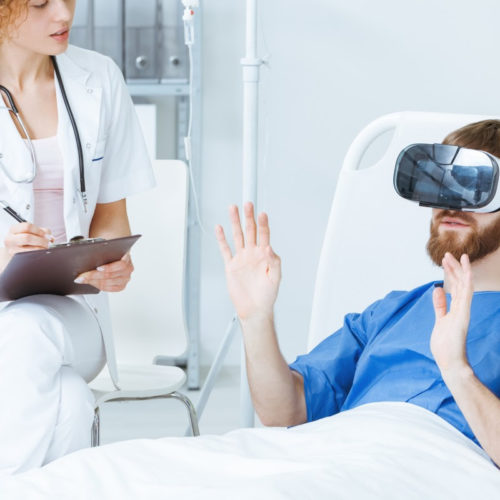 Real-time VR system enhances effect of chronic pain therapy