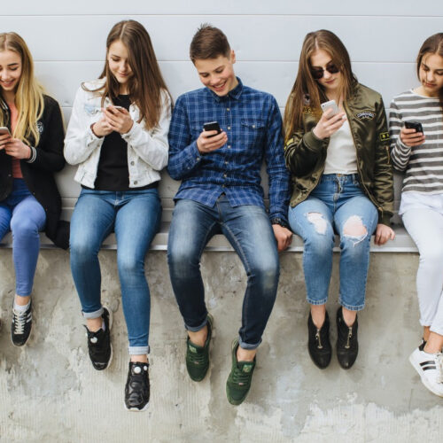 New study finds no link between teen tech use and mental health problems