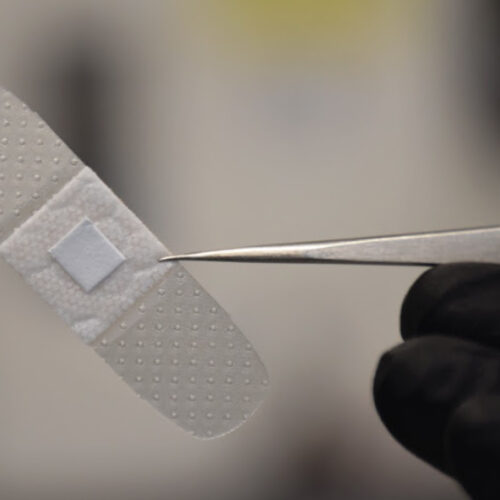 Smart bandage would use light to indicate infections