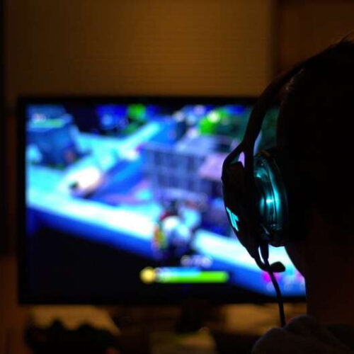 Video game with biofeedback helps kids and teens regulate stress and anger