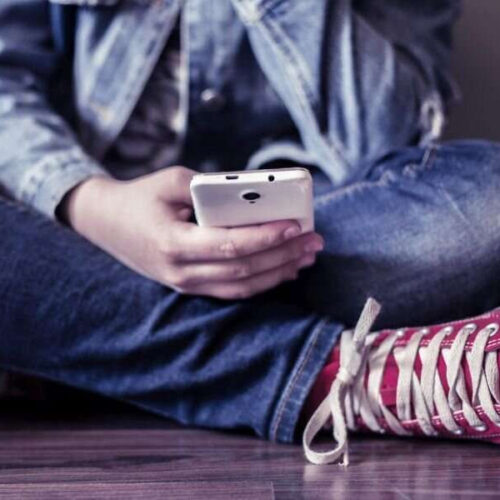 Worried about your teen’s social media use? Experts offer help