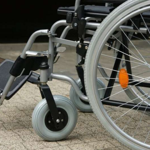 With training, people in mind-controlled wheelchairs can navigate normal, cluttered spaces