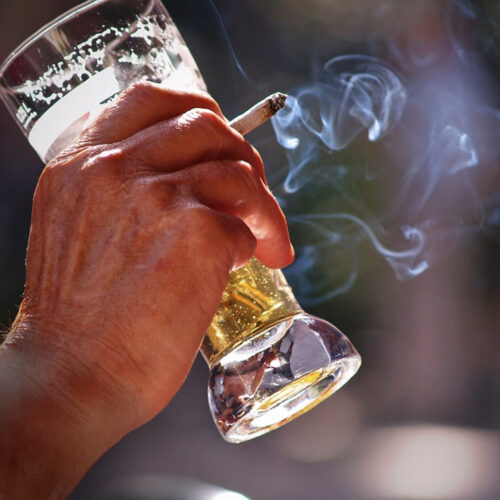 Largest-ever analysis finds genetic links to smoking and drinking