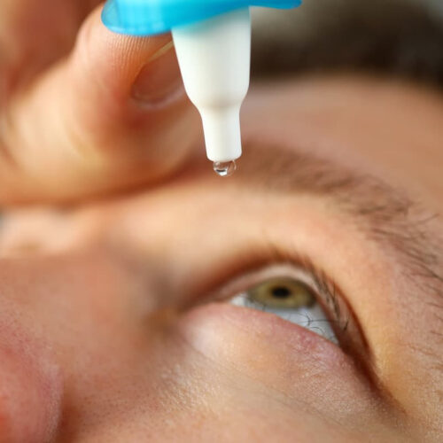 Dry-eye-preventing contact lens is powered by its wearer’s blinks