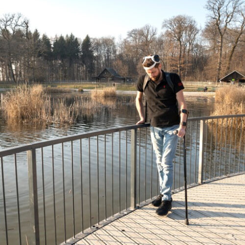 Brain–spine interface allows paralysed man to walk using his thoughts