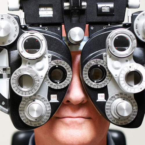 Get your eyes checked to keep your brain healthy, study says