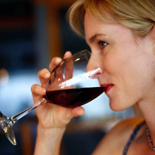 Avoiding ‘wine teeth’ at those holiday parties