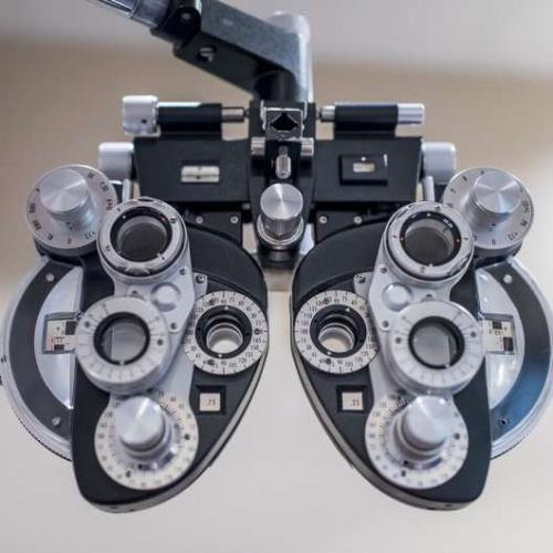 Unnecessary cataract surgery? Some do it to improve their eyesight, but it’s not without risk