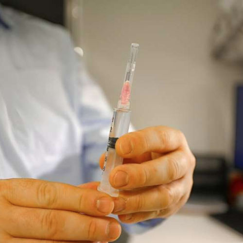 New study shows a single experimental shot reduces HIV levels 1,000-fold